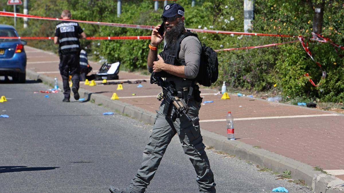 Dispositivo desplegado después de que una persona abriese fuego y atropellase a la multitud en el paseo marítimo de Tel Aviv.