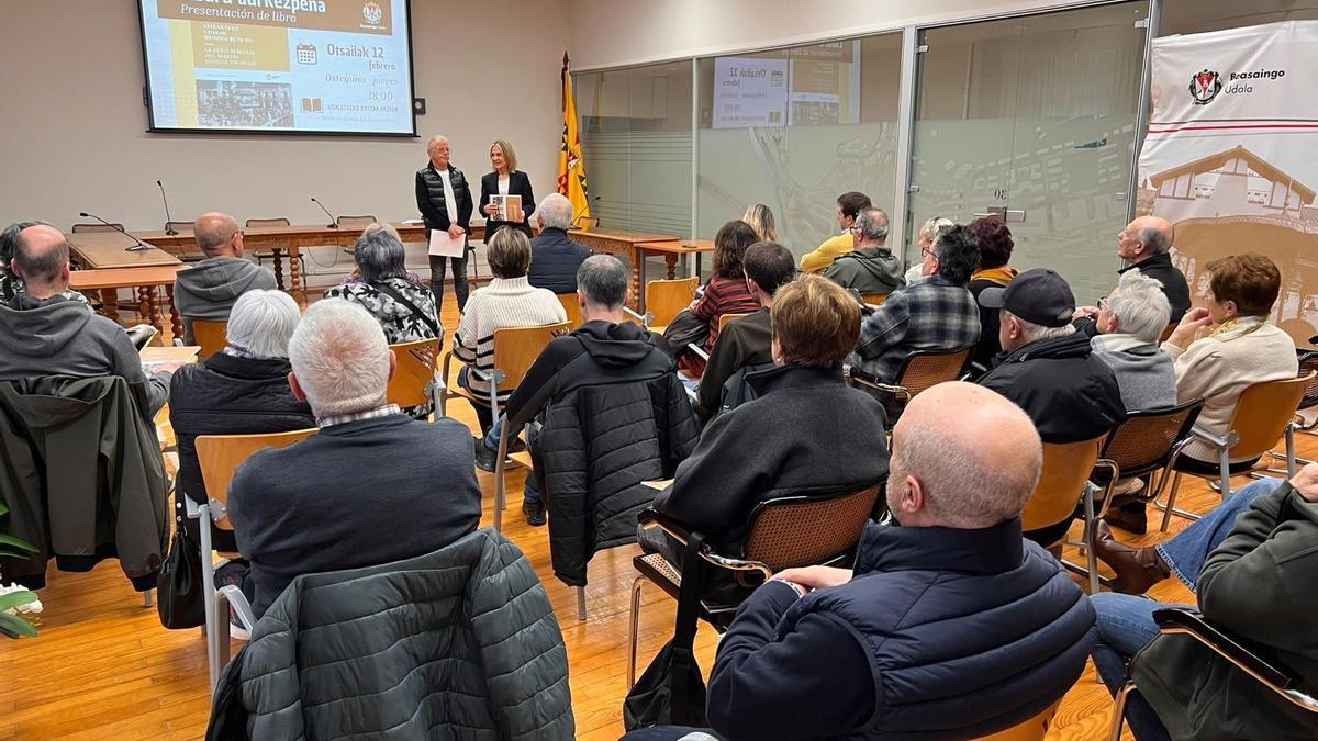 Presentación del libro 'El mercado de los martes cumple un siglo', de Juantxo Unanua.