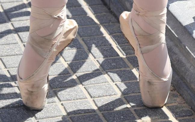 La barandilla de La Concha se convierte en barra de ballet para 1.500 bailarinas