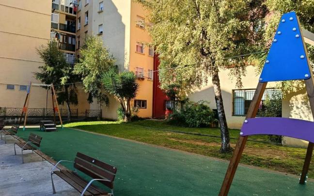 Tirolina infantil en la villa de Ugao