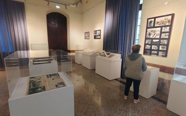 El Palacio Olaso acoge la muestra de objetos personales cedidos por la familia al Trueba Zentroa