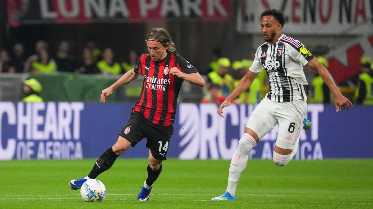 Modric dirige el balón en el duelo contra la Juventus.