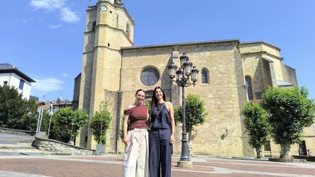 La cantinera de Santiago, Elene Gajate, y la de Anaka, Ainara Villimar