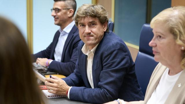 El secretario general del PSE, Eneko Andueza, en la reunión con el grupo del PSE en el Parlamento Vasco