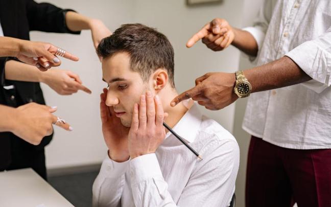 Un trabajador sufre 'mobbing' o acoso laboral