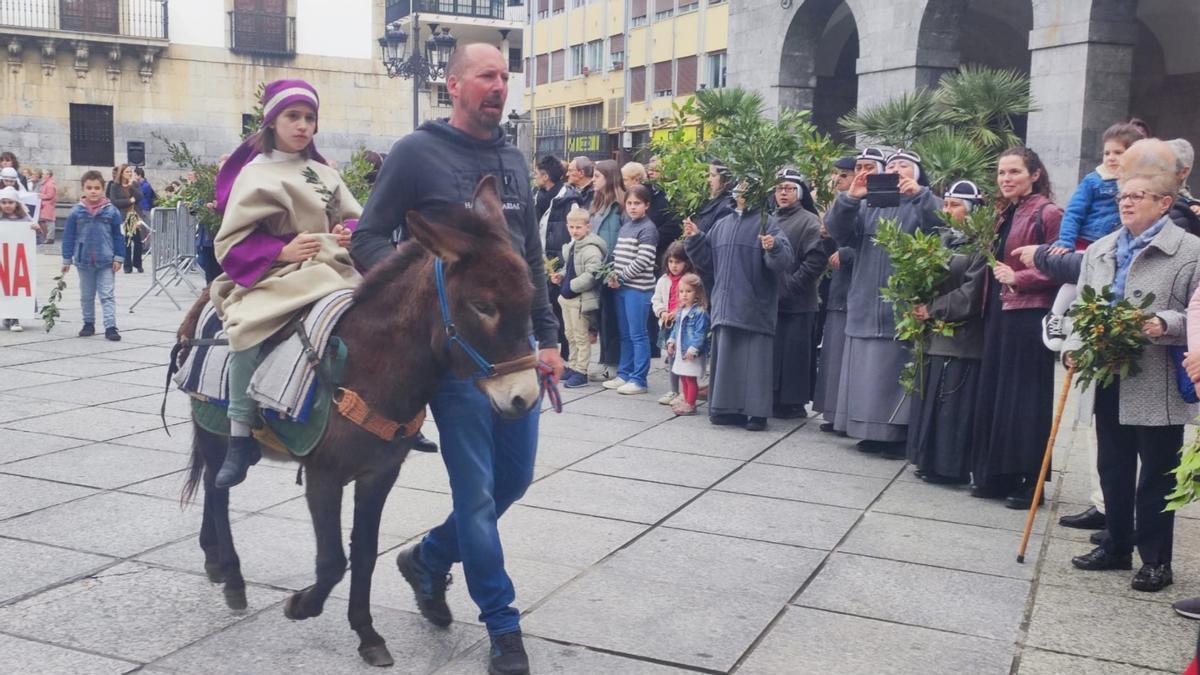 El oficio de esta tarde acogerá la recreación de la entrada de Jesús de Nazareth en Jerusalén a lomos de un burro