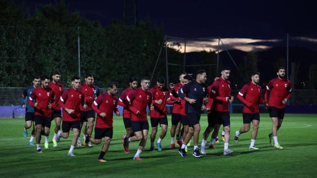 La selección palestina ejercitándose en las instalaciones de Sarriena, en Leioa. / PANKRA NIETO