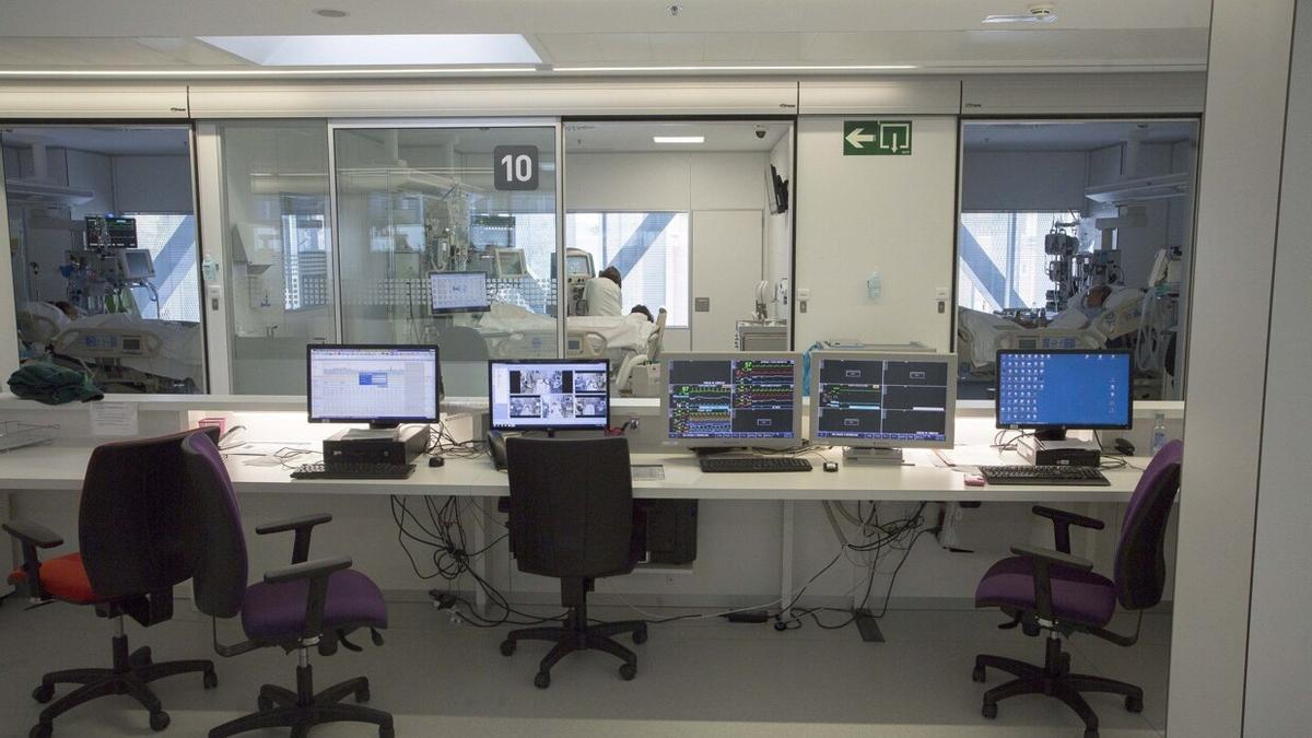 Interior de la UCI del Hospital Universitario de Navarra