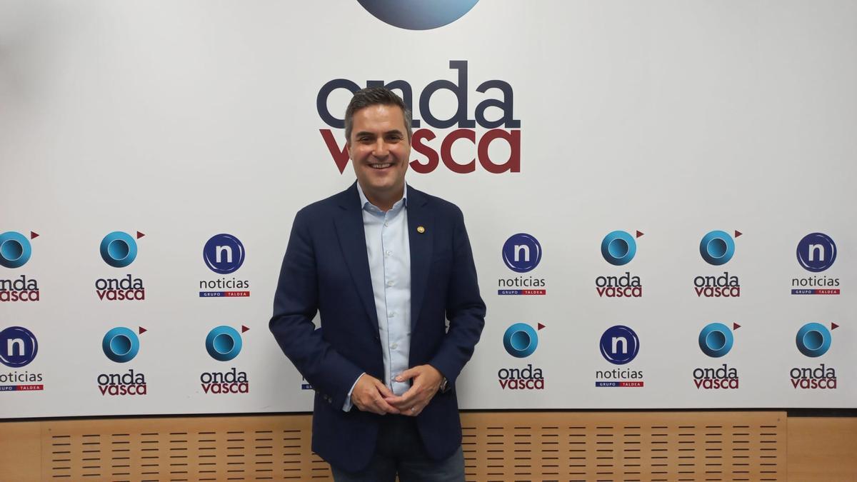 El consejero Mikel Jauregi, en Onda Vasca.