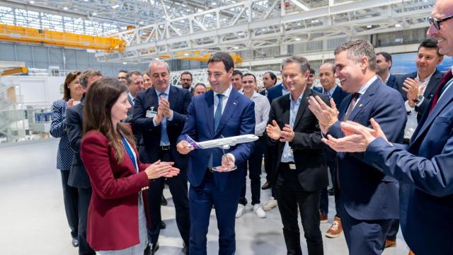 Pradales encabezó la misión vasca en su visita al centro de Airbus en Toulouse.