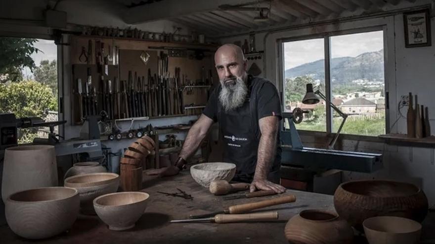 Aitor Martínez, en su taller.