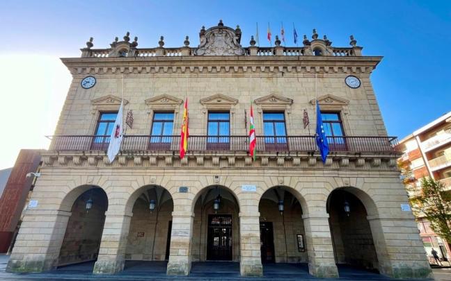 Exterior del ayuntamiento de Irun.