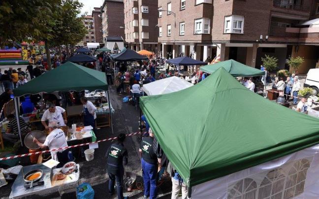 Concurso de marmitako en una pasada edición de las fiestas del barrio Latiorro en Laudio
