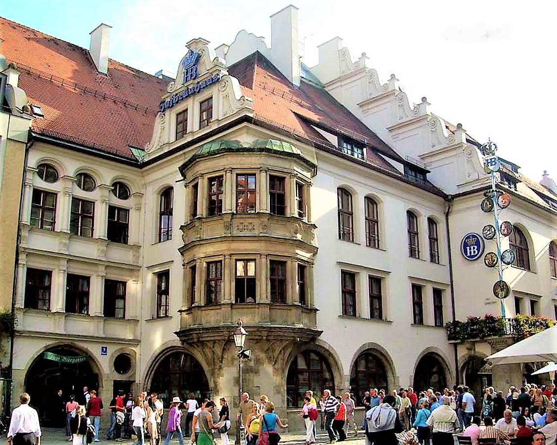 Fachada de la cervecería Hofbräuhaus, en Múnich.