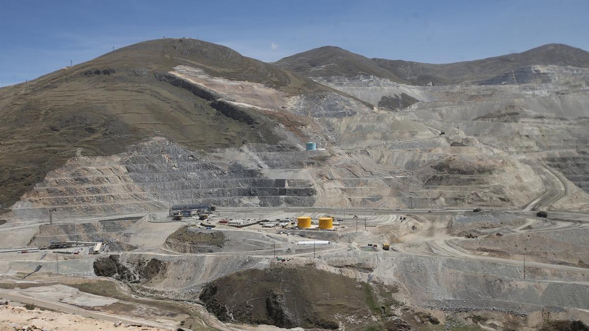 Las Bambas es una mina de cobre situada en Perú.