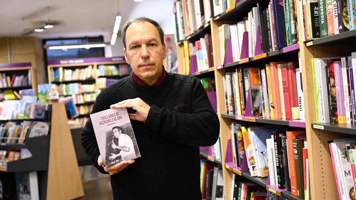 Zapiain 'Txillardegi hizkuntzalari' liburuaren egilea da.