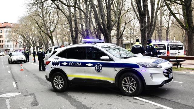 Control de la Policía Local de Gasteiz. Foto: Pilar Barco Control de la Policía Local de Gasteiz. Foto: Pilar Barco