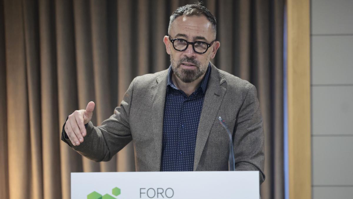El consejero durante su intervención en el Foro de Construcción Sostenible de Grupo Noticias.