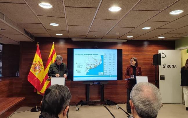 El secretario de Estado de Transportes, José Antonio Santano, y la consellera de Territorio y portavoz del Govern, Sílvia Paneque.