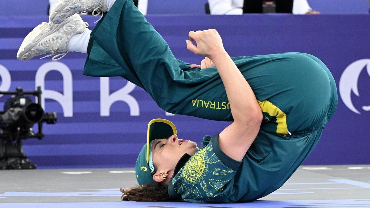 La australiana Rachael Gunn, conocida como Raygun, durante su participación en breakdance en los Juegos Olímpicos de París.