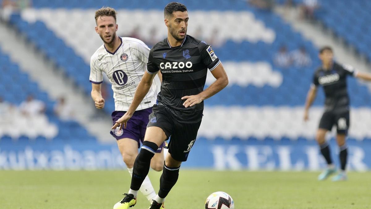 Mikel Merino en el encuentro ante el Toulouse de la pasada pretemporada. / JAVIER COLMENERO