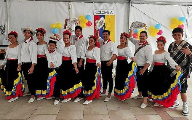Representación de Colombia en la quinta edición de la Fiesta Intercultural de Ormaiztegi. / Eider Cáceres Ayestaran Representación de Colombia en la quinta edición de la Fiesta Intercultural de Ormaiztegi.