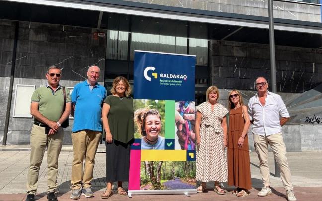 Presentación de la iniciativa que se va a financiar con el pintxo solidario de la Peña Santa Cruz