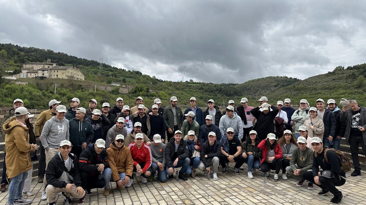 Foto de equipo, posando en el Valle salado de Añana.