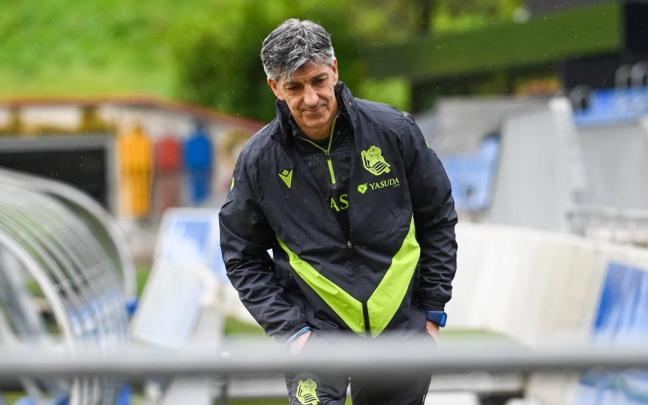 Imanol Alguacil, en Zubieta antes de iniciar una sesión de entrenamiento. / ARNAITZ RUBIO