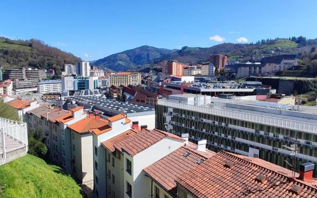 El acceso a la vivienda y la exclusión residencial son aspectos de relevancia dentro de los casos atendidos por los Servicios Sociales de Eibar.