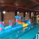 Algunos de los hinchables acuáticos empleados en anteriores ocasiones.