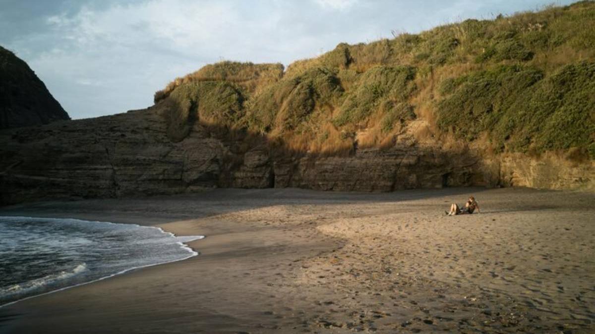 La playa más pequeña está a menos de dos horas de Bizkaia y es una joya natural