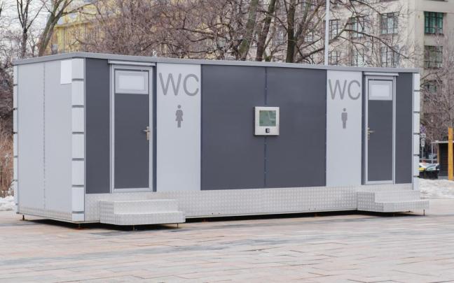 Unos baños públicos ajenos a esta historia.