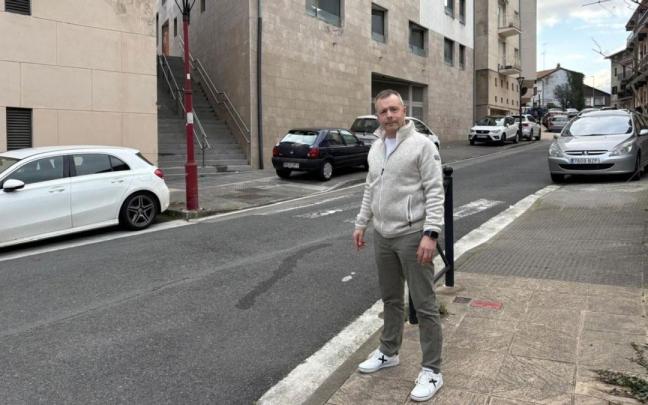 Garikoitz Mendizabal, portavoz del PNV en el Ayuntamiento de Zestoa, reclama actuar sobre el problema de la vivienda.
