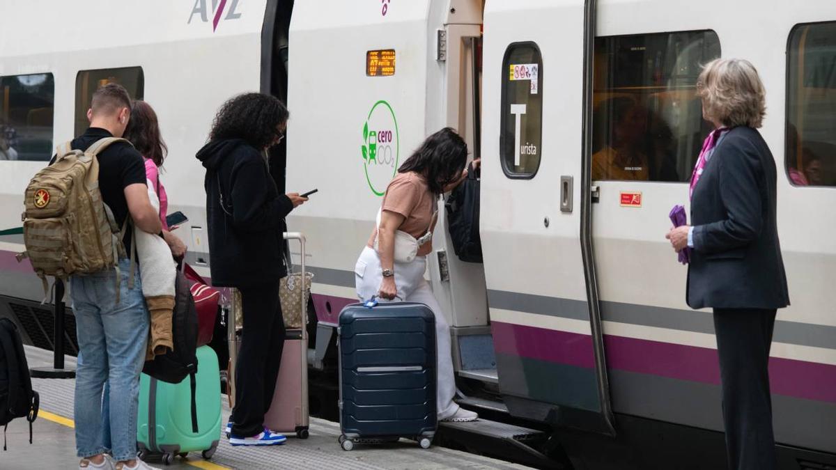 Renfe Viajeros aumenta hasta los 338 millones de euros en 2024