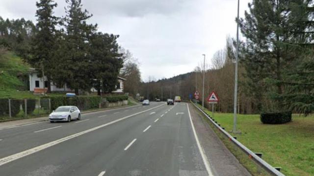 Tramo de la carretera BI-2713 en la zona de Erletxe