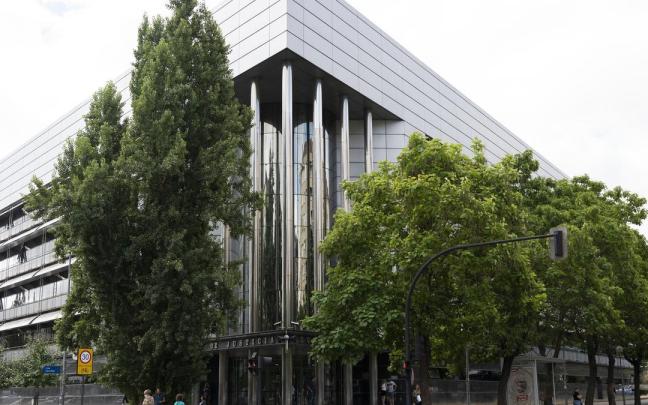 Gasteizko Justizia Jauregiaren kanpoko irudia.