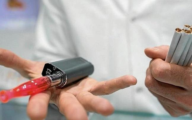 Al tiempo que el consumo de cigarrillos cae, el uso del cigarrillo electrónico ha subido del 5 al 15%, sobre todo entre los jóvenes.