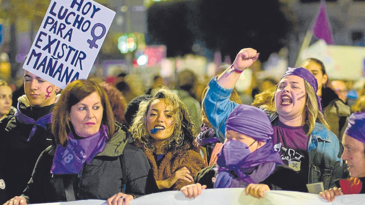 Cientos de mujeres, en una manifestación contra la violencia machista.