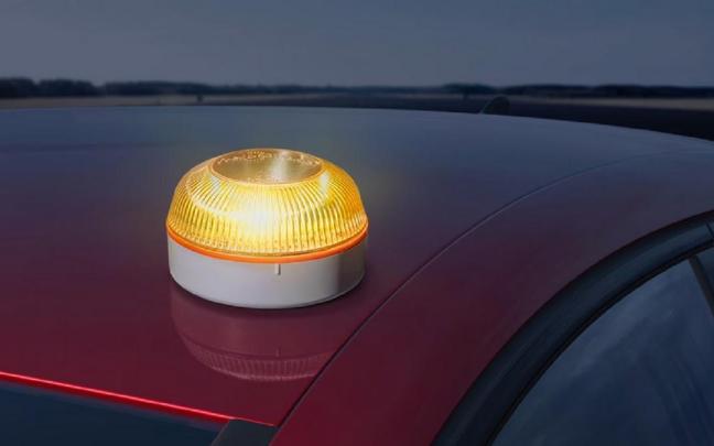 Una baliza colocada en un coche.