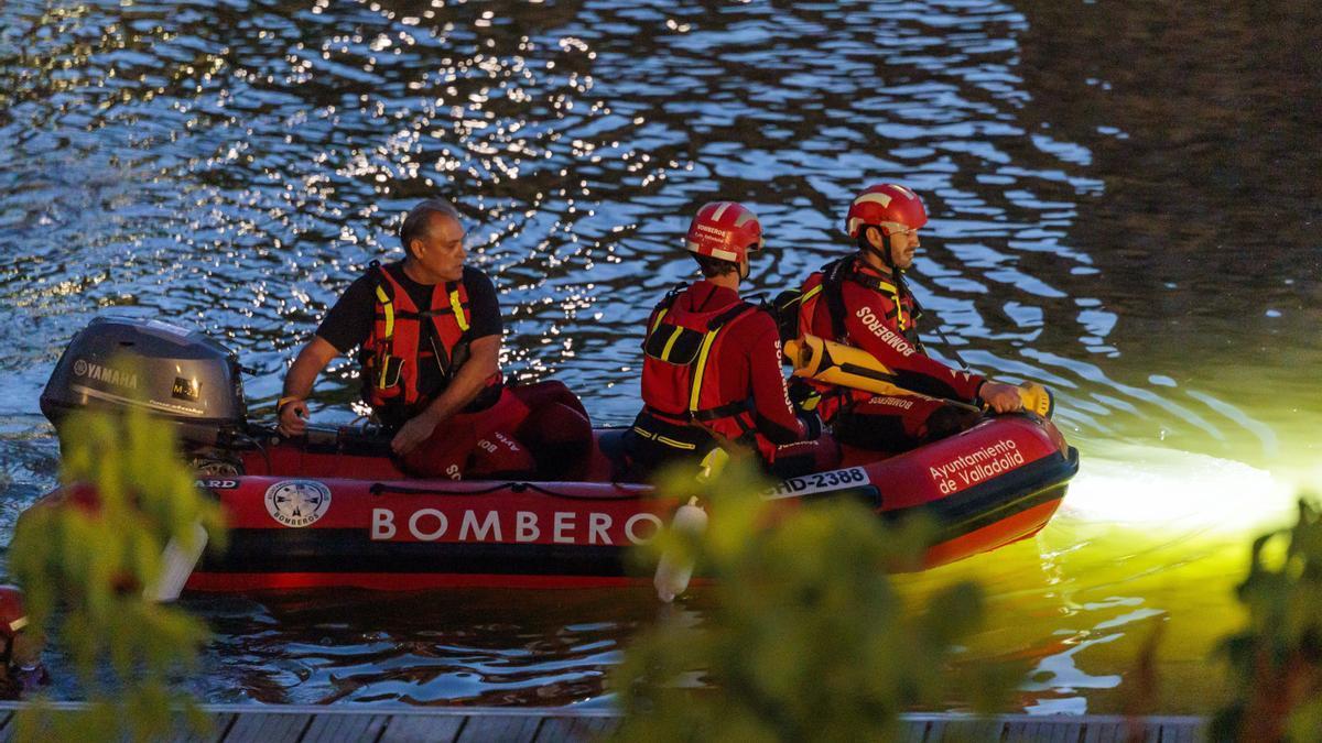 Equipos de rescate en el río Pisuerga.