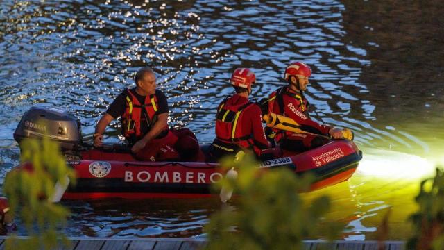 Equipos de rescate en el río Pisuerga.