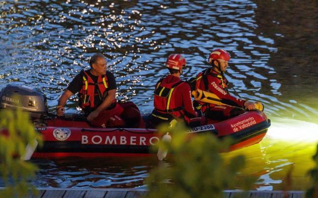 Equipos de rescate en el río Pisuerga.
