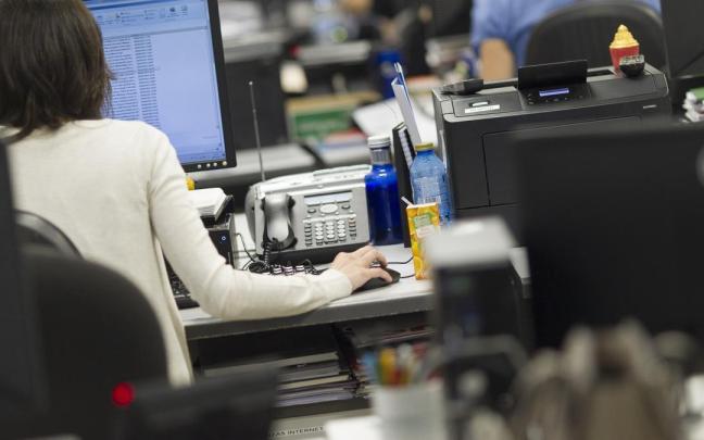 Trabajadora en una oficina.