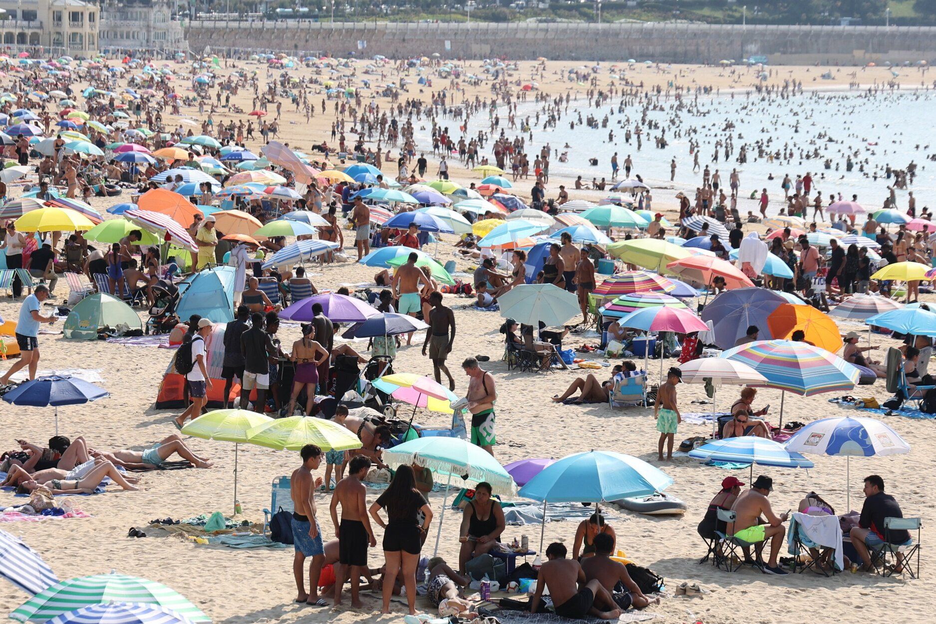 La playa de La Concha, repleta en Semana Grande.