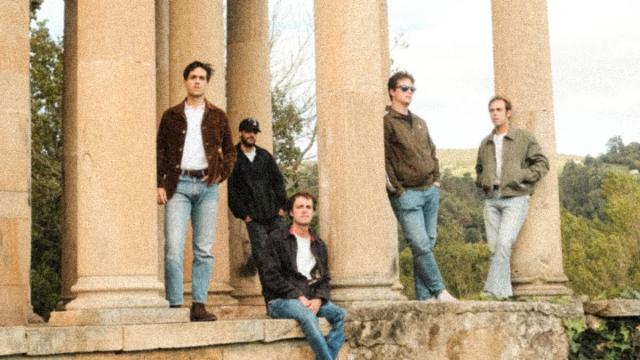 Pedro CalderónLa banda de Getxo hace canciones en castellano con influencias de grupos como The Smiths o Joy Division y letras sentidas.