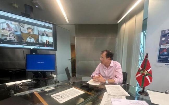 El consejero de Salud, Alberto Martínez, en el Consejo Interterritorial.