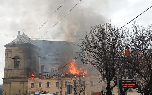Rusia ataca Leópolis a plena luz del día.
