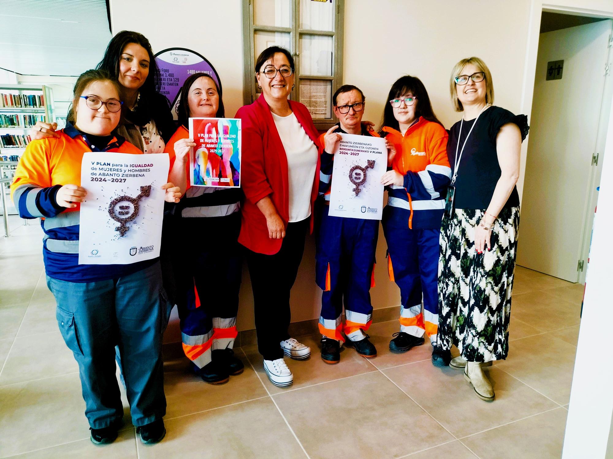 Gallarreta agradeció la edil Alazne Zenekorta el esfuerzo municipal por favorecer el acceso comprensible a los documentos oficiales