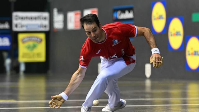 Unai Laso vence a Darío en el Manomanista en el Atano III de Donostia.